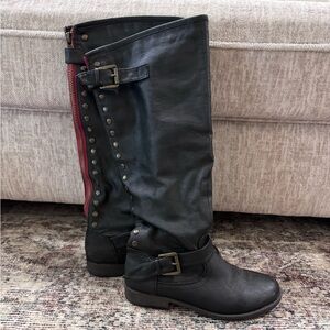 Black riding boots